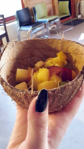 "Mhhhh, lecker!" Obstsalat am Mädchentag